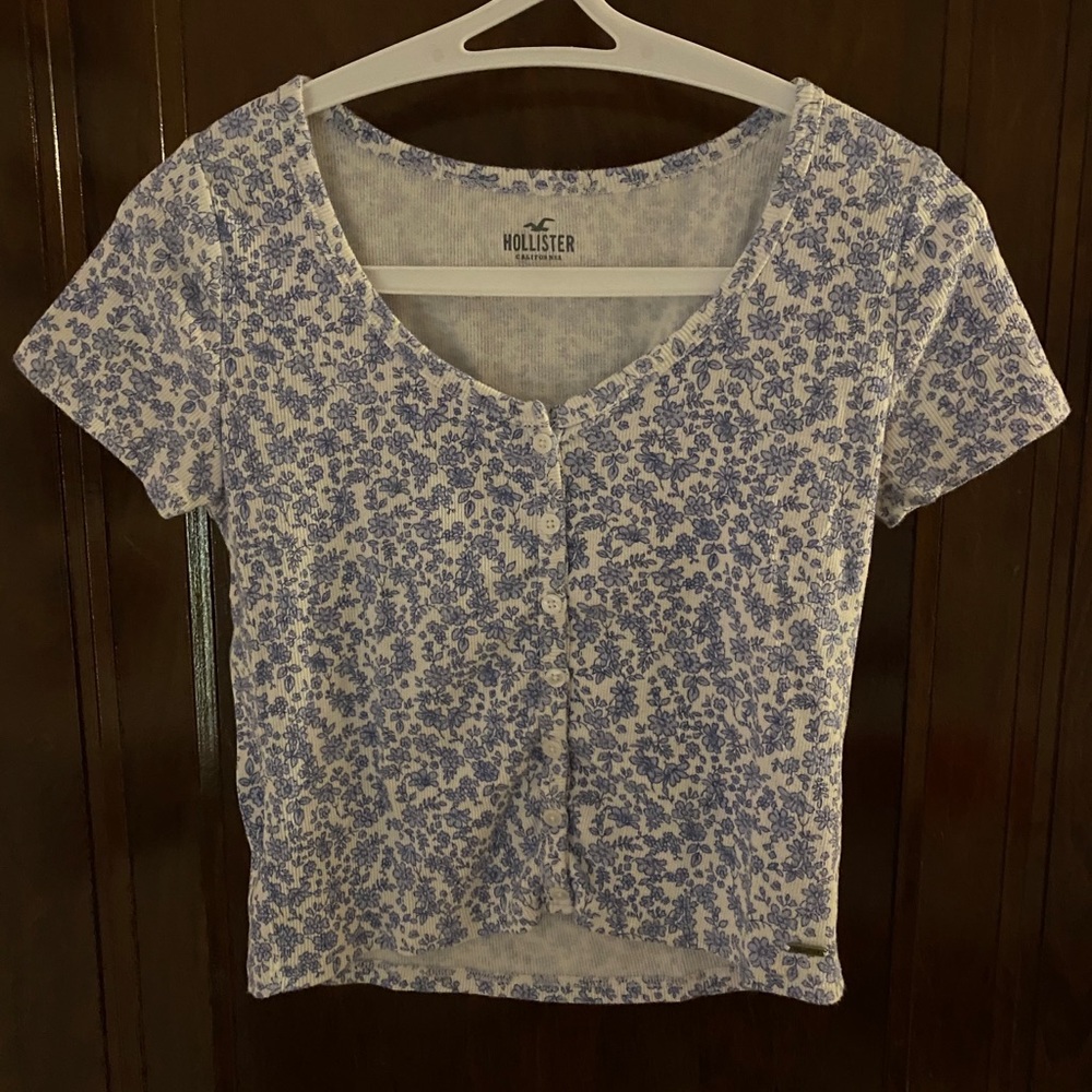 Blue Flora Button Top
